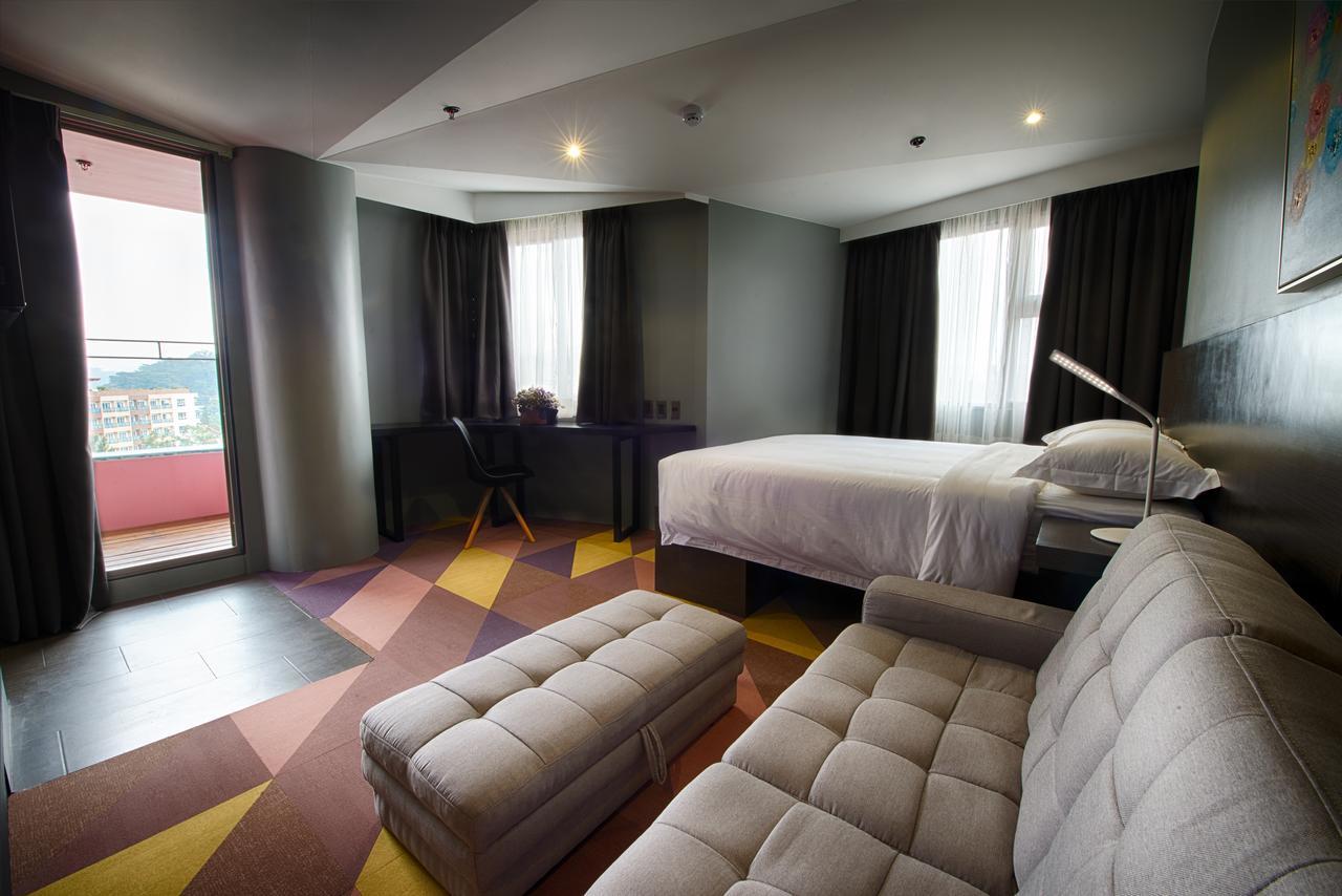 Fox Room